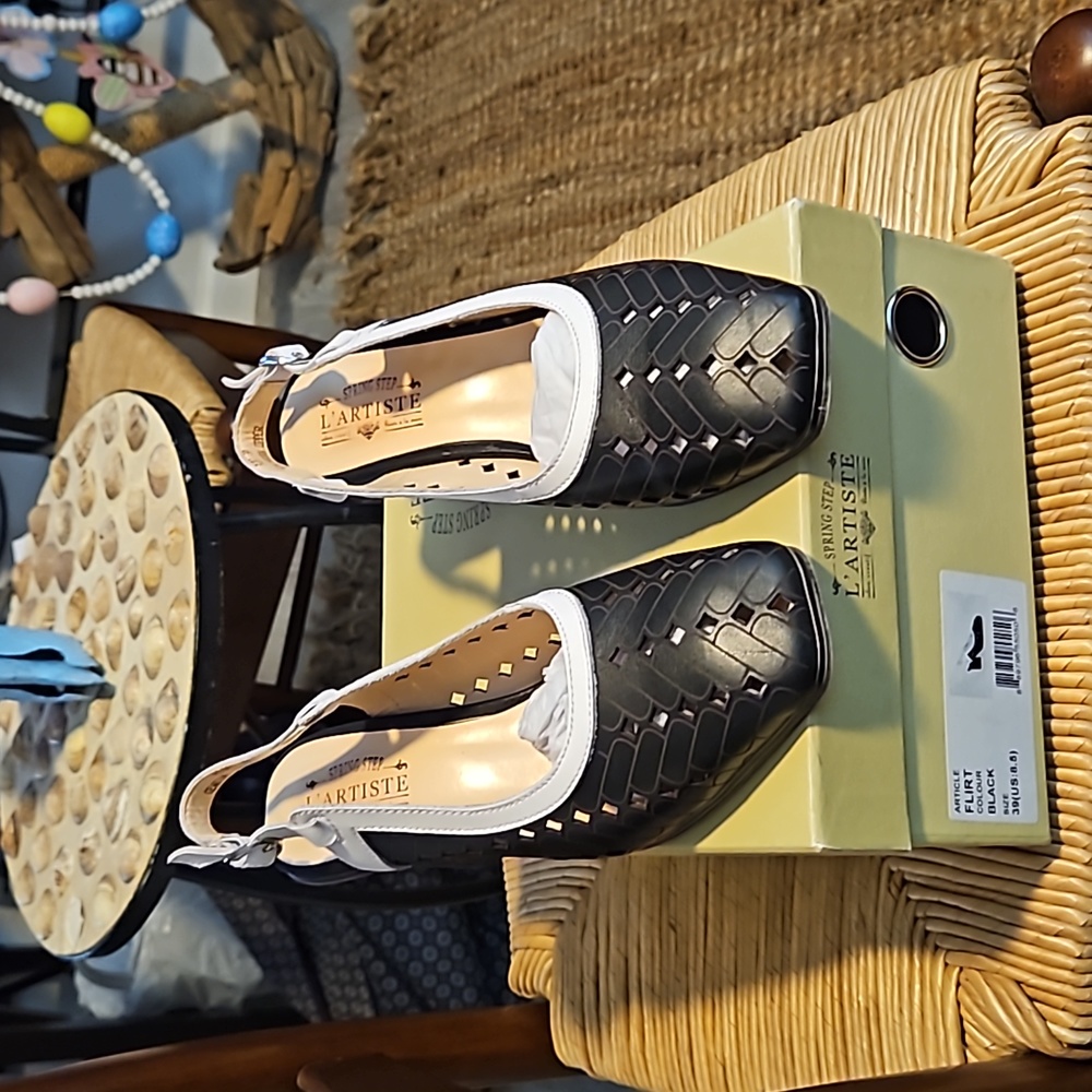 L'Artiste Sprong Step Black And White Leather Shoe EUR 39/US 8 5